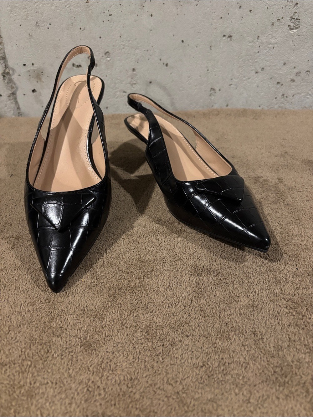 C Comfort Black Croc-Embossed Pointed Toe Slingback Kitten Heels - Size 10
